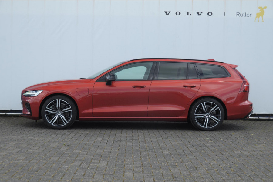 Volvo V60 T6 350PK Automaat Recharge AWD R-Design Long Range / Panoramadak / Trekhaak / Harman Kardon / 19'' velgen / Getint glas / Leder bekleed dashboard / Adaptive Cruise Control /  BLIS