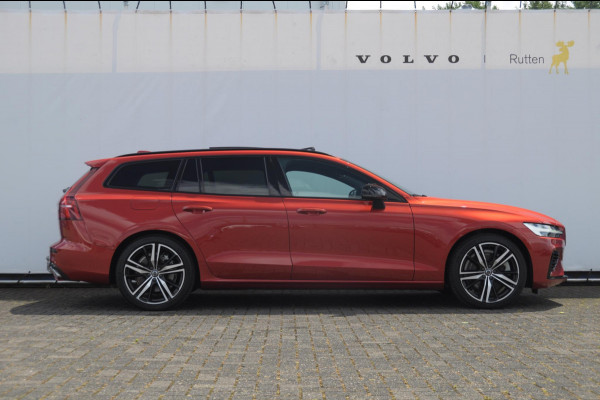 Volvo V60 T6 350PK Automaat Recharge AWD R-Design Long Range / Panoramadak / Trekhaak / Harman Kardon / 19'' velgen / Getint glas / Leder bekleed dashboard / Adaptive Cruise Control /  BLIS