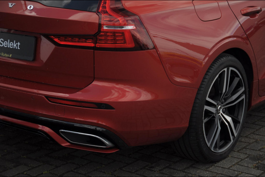 Volvo V60 T6 350PK Automaat Recharge AWD R-Design Long Range / Panoramadak / Trekhaak / Harman Kardon / 19'' velgen / Getint glas / Leder bekleed dashboard / Adaptive Cruise Control /  BLIS