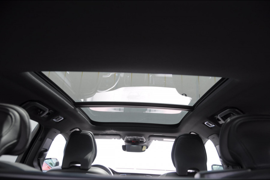 Volvo V60 T6 350PK Automaat Recharge AWD R-Design Long Range / Panoramadak / Trekhaak / Harman Kardon / 19'' velgen / Getint glas / Leder bekleed dashboard / Adaptive Cruise Control /  BLIS