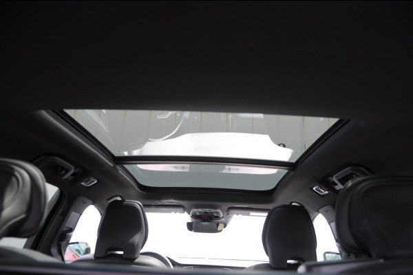 Volvo V60 T6 350PK Automaat Recharge AWD R-Design Long Range / Panoramadak / Trekhaak / Harman Kardon / 19'' velgen / Getint glas / Leder bekleed dashboard / Adaptive Cruise Control /  BLIS