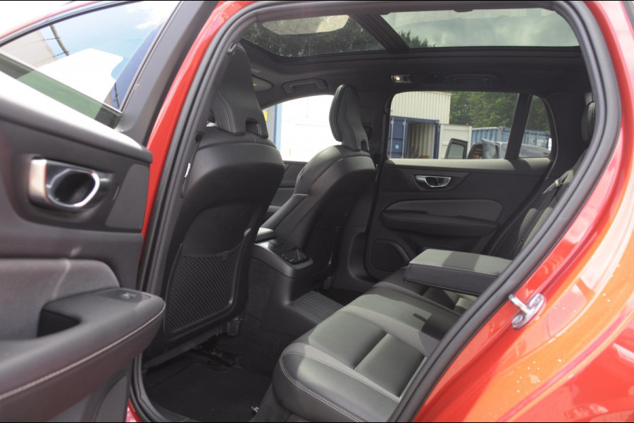 Volvo V60 T6 350PK Automaat Recharge AWD R-Design Long Range / Panoramadak / Trekhaak / Harman Kardon / 19'' velgen / Getint glas / Leder bekleed dashboard / Adaptive Cruise Control /  BLIS