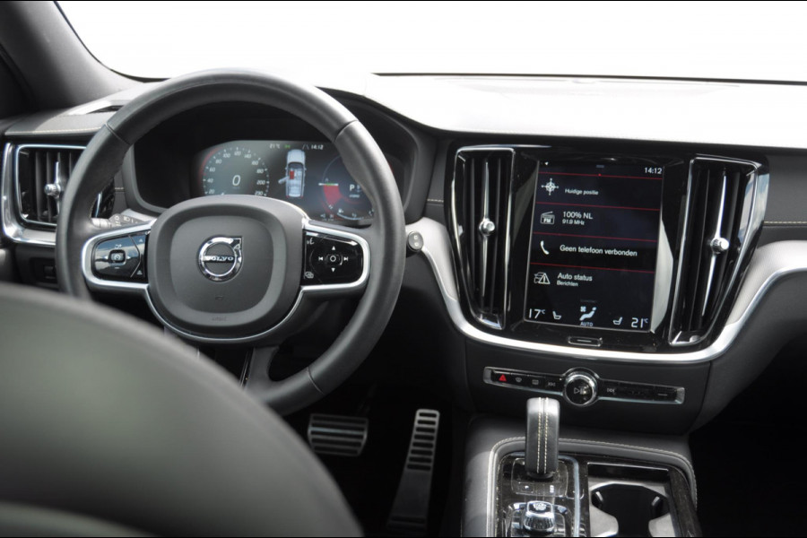 Volvo V60 T6 350PK Automaat Recharge AWD R-Design Long Range / Panoramadak / Trekhaak / Harman Kardon / 19'' velgen / Getint glas / Leder bekleed dashboard / Adaptive Cruise Control /  BLIS