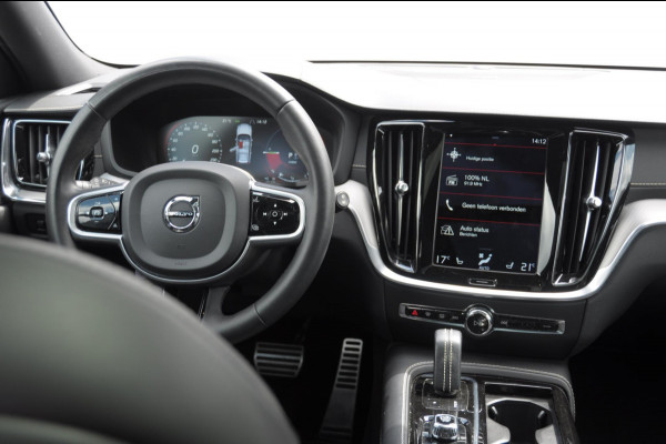 Volvo V60 T6 350PK Automaat Recharge AWD R-Design Long Range / Panoramadak / Trekhaak / Harman Kardon / 19'' velgen / Getint glas / Leder bekleed dashboard / Adaptive Cruise Control /  BLIS