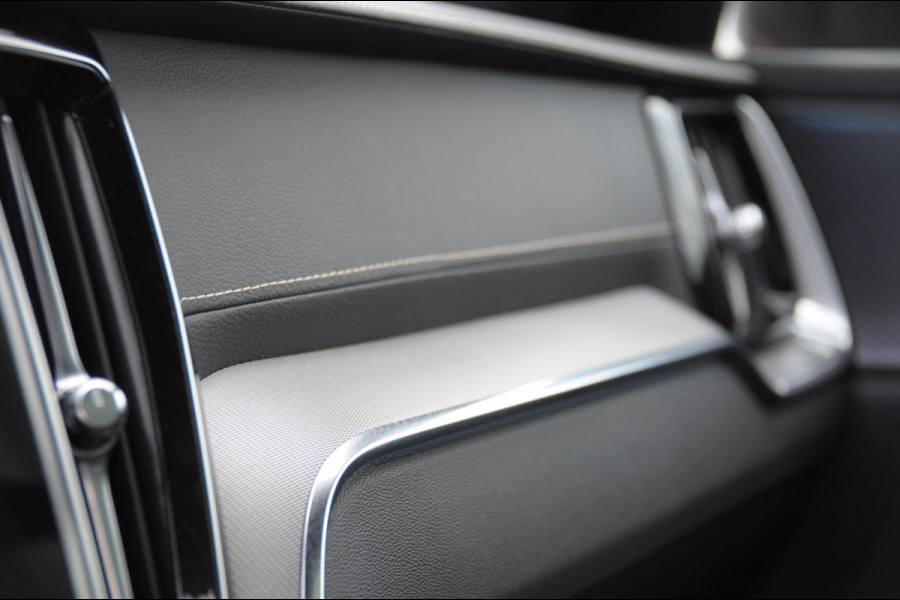 Volvo V60 T6 350PK Automaat Recharge AWD R-Design Long Range / Panoramadak / Trekhaak / Harman Kardon / 19'' velgen / Getint glas / Leder bekleed dashboard / Adaptive Cruise Control /  BLIS