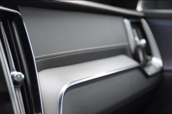 Volvo V60 T6 350PK Automaat Recharge AWD R-Design Long Range / Panoramadak / Trekhaak / Harman Kardon / 19'' velgen / Getint glas / Leder bekleed dashboard / Adaptive Cruise Control /  BLIS