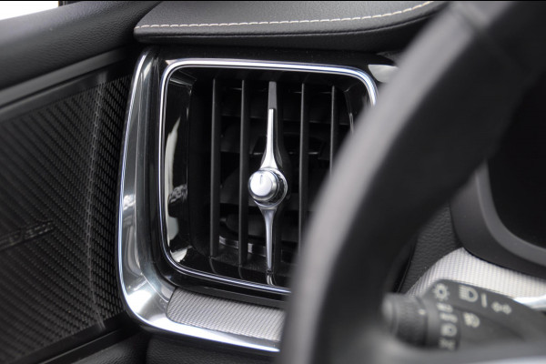 Volvo V60 T6 350PK Automaat Recharge AWD R-Design Long Range / Panoramadak / Trekhaak / Harman Kardon / 19'' velgen / Getint glas / Leder bekleed dashboard / Adaptive Cruise Control /  BLIS