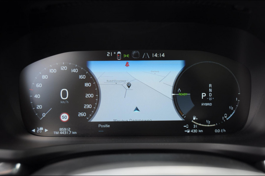 Volvo V60 T6 350PK Automaat Recharge AWD R-Design Long Range / Panoramadak / Trekhaak / Harman Kardon / 19'' velgen / Getint glas / Leder bekleed dashboard / Adaptive Cruise Control /  BLIS