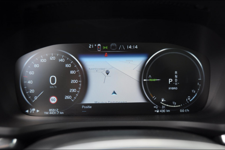 Volvo V60 T6 350PK Automaat Recharge AWD R-Design Long Range / Panoramadak / Trekhaak / Harman Kardon / 19'' velgen / Getint glas / Leder bekleed dashboard / Adaptive Cruise Control /  BLIS