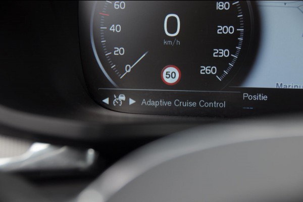 Volvo V60 T6 350PK Automaat Recharge AWD R-Design Long Range / Panoramadak / Trekhaak / Harman Kardon / 19'' velgen / Getint glas / Leder bekleed dashboard / Adaptive Cruise Control /  BLIS