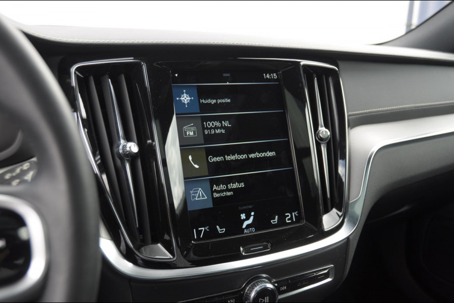 Volvo V60 T6 350PK Automaat Recharge AWD R-Design Long Range / Panoramadak / Trekhaak / Harman Kardon / 19'' velgen / Getint glas / Leder bekleed dashboard / Adaptive Cruise Control /  BLIS