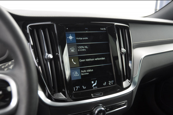 Volvo V60 T6 350PK Automaat Recharge AWD R-Design Long Range / Panoramadak / Trekhaak / Harman Kardon / 19'' velgen / Getint glas / Leder bekleed dashboard / Adaptive Cruise Control /  BLIS