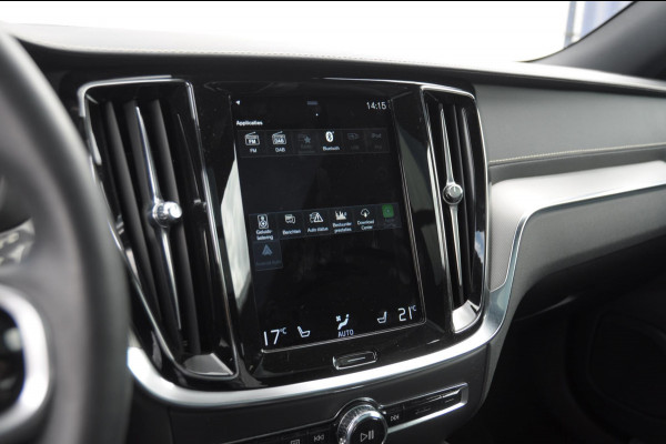 Volvo V60 T6 350PK Automaat Recharge AWD R-Design Long Range / Panoramadak / Trekhaak / Harman Kardon / 19'' velgen / Getint glas / Leder bekleed dashboard / Adaptive Cruise Control /  BLIS