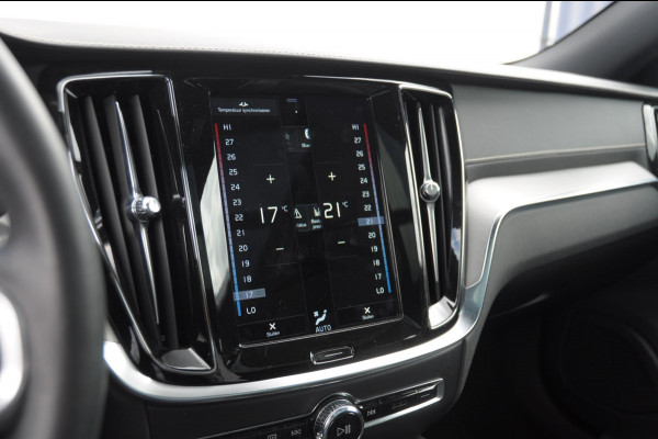Volvo V60 T6 350PK Automaat Recharge AWD R-Design Long Range / Panoramadak / Trekhaak / Harman Kardon / 19'' velgen / Getint glas / Leder bekleed dashboard / Adaptive Cruise Control /  BLIS