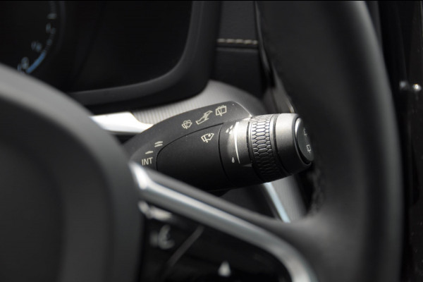 Volvo V60 T6 350PK Automaat Recharge AWD R-Design Long Range / Panoramadak / Trekhaak / Harman Kardon / 19'' velgen / Getint glas / Leder bekleed dashboard / Adaptive Cruise Control /  BLIS