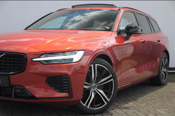 Volvo V60 T6 350PK Automaat Recharge AWD R-Design Long Range / Panoramadak / Trekhaak / Harman Kardon / 19'' velgen / Getint glas / Leder bekleed dashboard / Adaptive Cruise Control /  BLIS