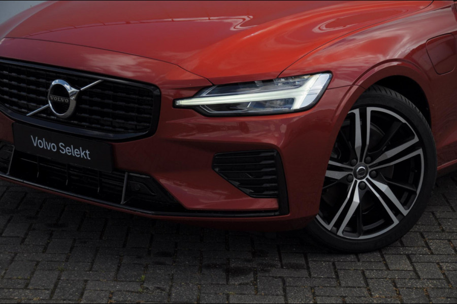 Volvo V60 T6 350PK Automaat Recharge AWD R-Design Long Range / Panoramadak / Trekhaak / Harman Kardon / 19'' velgen / Getint glas / Leder bekleed dashboard / Adaptive Cruise Control /  BLIS