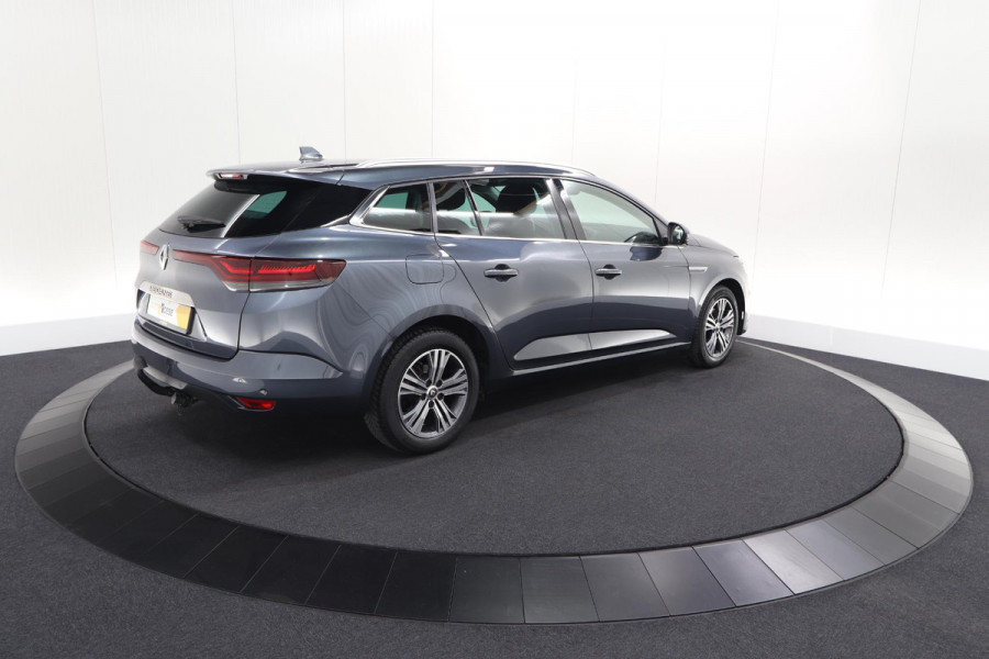 Renault Mégane Estate TCe 140 Intens | 1.700 KG Trekgewicht | Trekhaak | Camera | Head-Up Display | Dodehoekdetectie