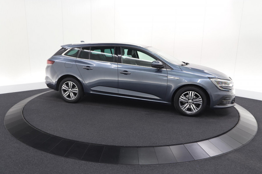 Renault Mégane Estate TCe 140 Intens | 1.700 KG Trekgewicht | Trekhaak | Camera | Head-Up Display | Dodehoekdetectie