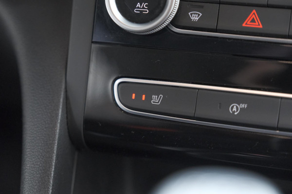 Renault Mégane Estate TCe 140 Intens | 1.700 KG Trekgewicht | Trekhaak | Camera | Head-Up Display | Dodehoekdetectie