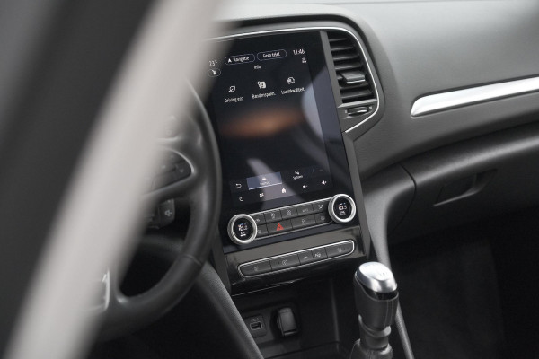 Renault Mégane Estate TCe 140 Intens | 1.700 KG Trekgewicht | Trekhaak | Camera | Head-Up Display | Dodehoekdetectie