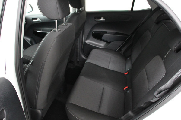 Kia Picanto 1.0 DPi Automaat DynamicPlusLine Navigatie Climate Control Camera Parkeer Sensoren Cruise control Led DAB Lichtmetalen velgen Extra getint glas
