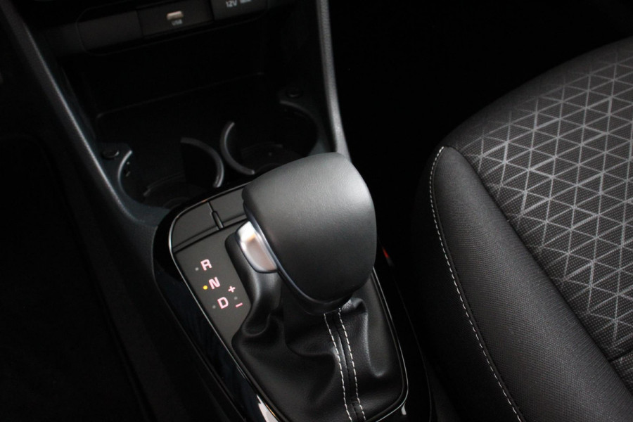 Kia Picanto 1.0 DPi Automaat DynamicPlusLine Navigatie Climate Control Camera Parkeer Sensoren Cruise control Led DAB Lichtmetalen velgen Extra getint glas