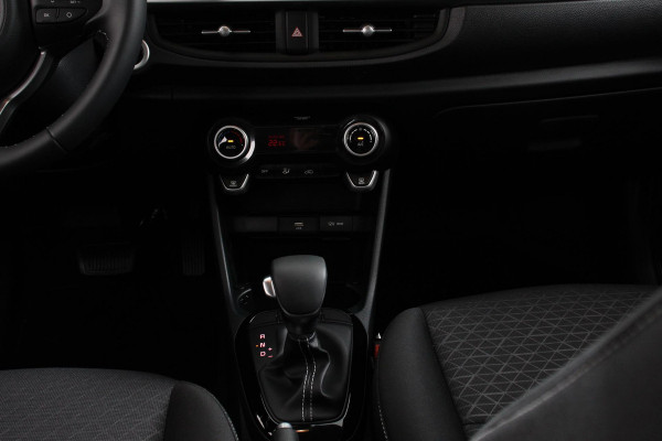 Kia Picanto 1.0 DPi Automaat DynamicPlusLine Navigatie Climate Control Camera Parkeer Sensoren Cruise control Led DAB Lichtmetalen velgen Extra getint glas