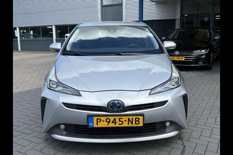 Toyota Prius 1.8 Dynamic HEV | BTW Auto | Stoelverwarming | Head-Up | Camera | Dodehoeksensoren |