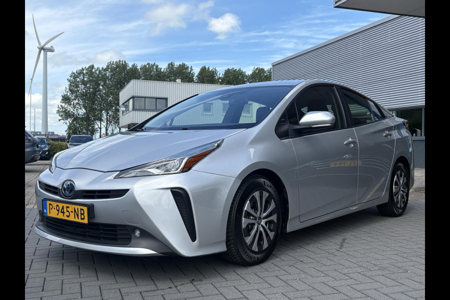 Toyota Prius 1.8 Dynamic HEV | BTW Auto | Stoelverwarming | Head-Up | Camera | Dodehoeksensoren |
