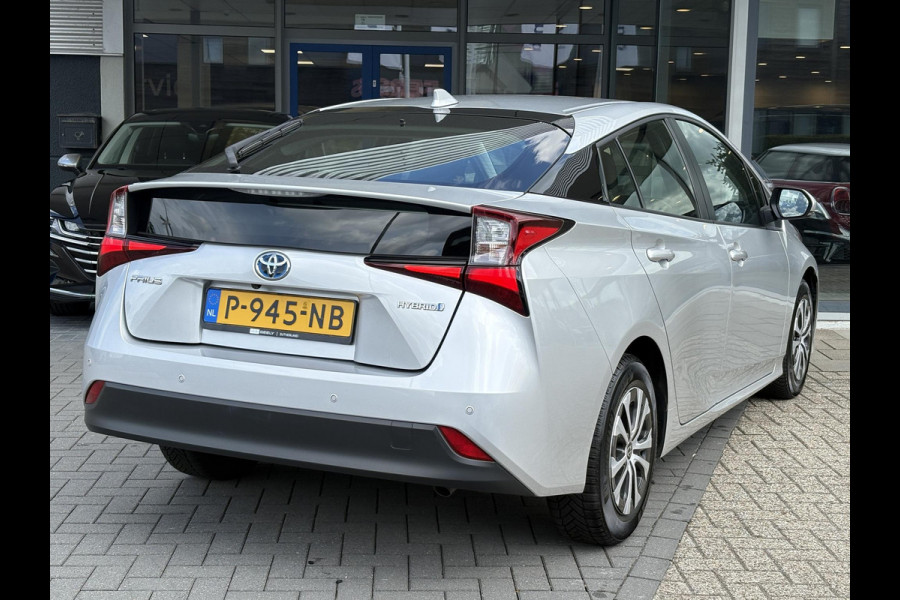 Toyota Prius 1.8 Dynamic HEV | BTW Auto | Stoelverwarming | Head-Up | Camera | Dodehoeksensoren |