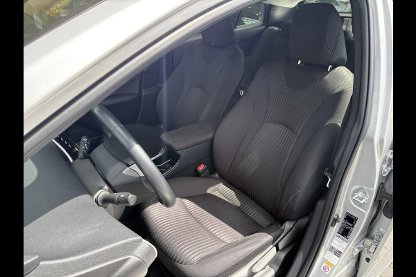 Toyota Prius 1.8 Dynamic HEV | BTW Auto | Stoelverwarming | Head-Up | Camera | Dodehoeksensoren |