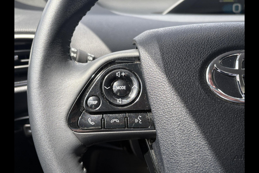Toyota Prius 1.8 Dynamic HEV | BTW Auto | Stoelverwarming | Head-Up | Camera | Dodehoeksensoren |