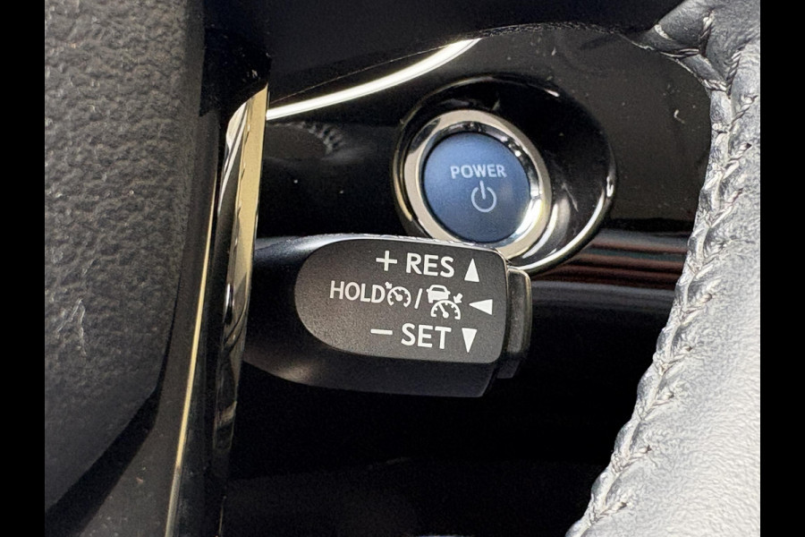 Toyota Prius 1.8 Dynamic HEV | BTW Auto | Stoelverwarming | Head-Up | Camera | Dodehoeksensoren |