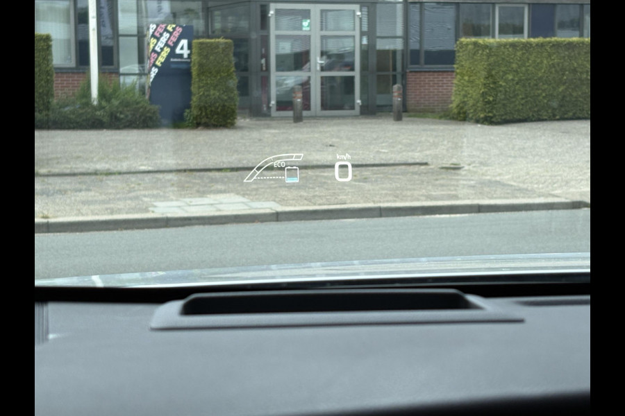 Toyota Prius 1.8 Dynamic HEV | BTW Auto | Stoelverwarming | Head-Up | Camera | Dodehoeksensoren |