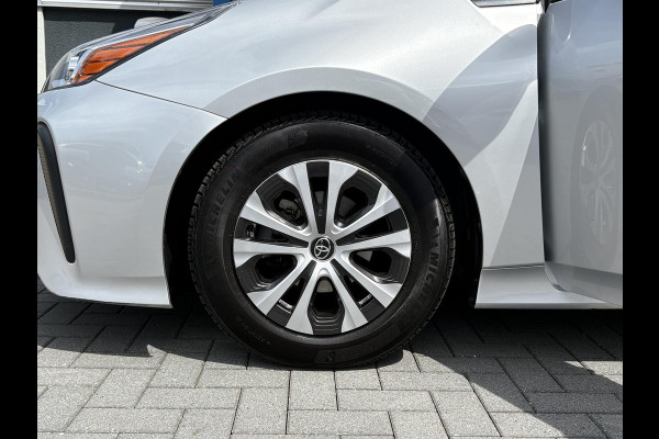 Toyota Prius 1.8 Dynamic HEV | BTW Auto | Stoelverwarming | Head-Up | Camera | Dodehoeksensoren |
