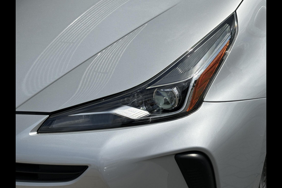 Toyota Prius 1.8 Dynamic HEV | BTW Auto | Stoelverwarming | Head-Up | Camera | Dodehoeksensoren |