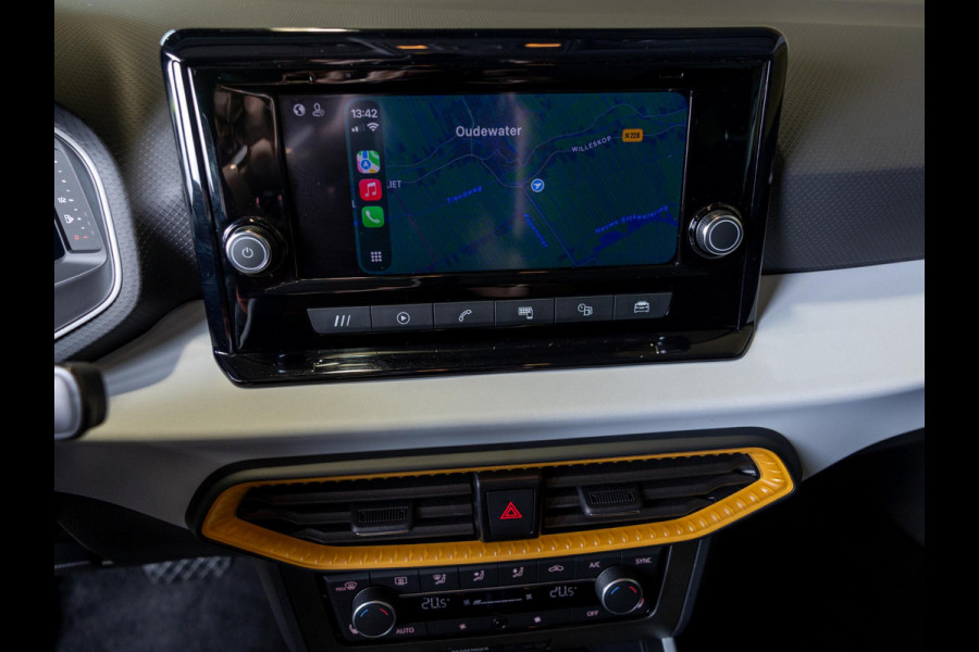 Seat Arona 1.0 TSI Style Business Connect / 110pk / Achteruitrij camera / Stoelverwarming /