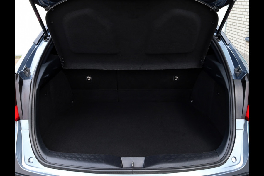 Toyota C-HR 2.0 Hybrid Bi-Tone | Full LED | Park-Assist | Trekhaak