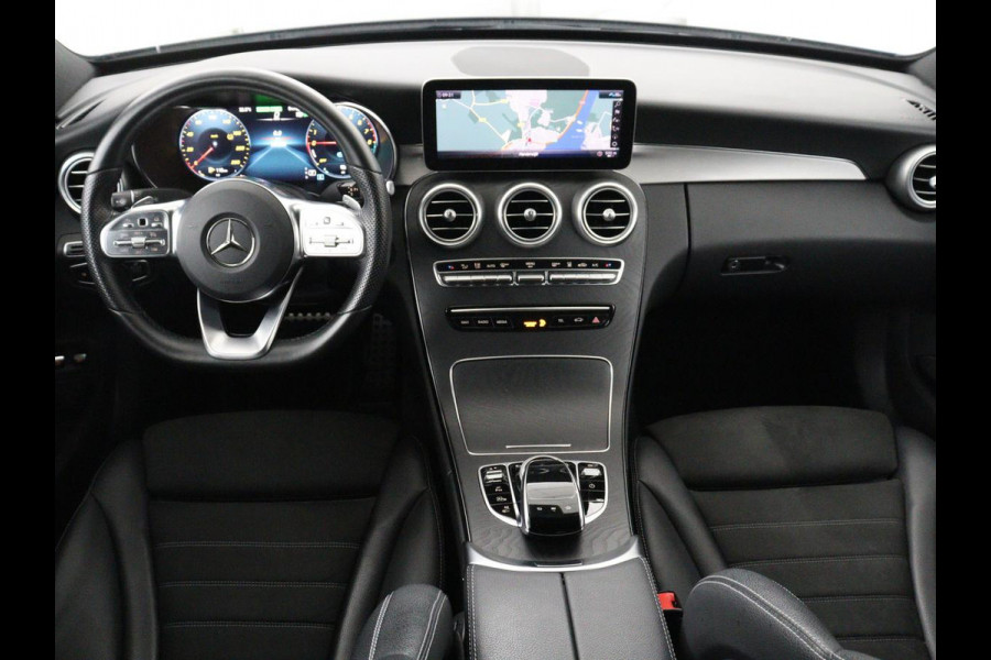 Mercedes-Benz C-Klasse 300e Business Solution AMG Limited | SOH 82,2% | 360 Camera | Stoelverwarming | Leder/Alcantara | Carplay | Matrix LED | Navigatie | Cruise control | Park Assist | Sfeerverlichting | PHEV | Plug In