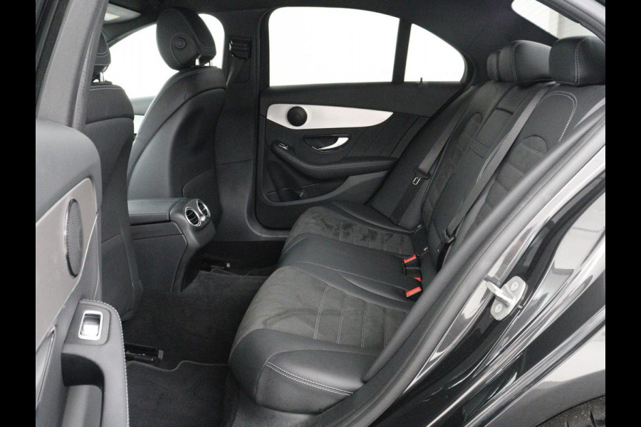 Mercedes-Benz C-Klasse 300e Business Solution AMG Limited | SOH 82,2% | 360 Camera | Stoelverwarming | Leder/Alcantara | Carplay | Matrix LED | Navigatie | Cruise control | Park Assist | Sfeerverlichting | PHEV | Plug In