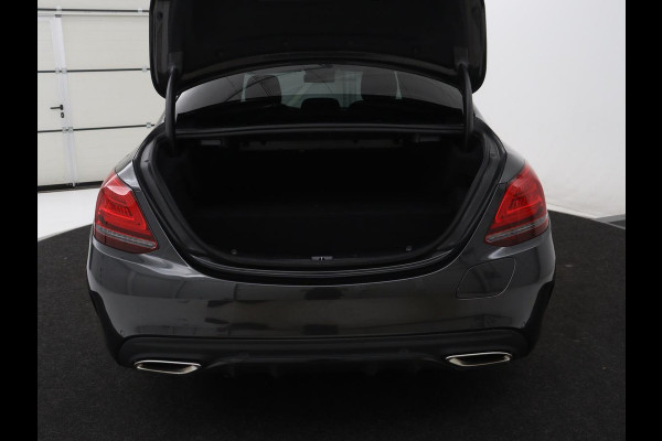 Mercedes-Benz C-Klasse 300e Business Solution AMG Limited | SOH 82,2% | 360 Camera | Stoelverwarming | Leder/Alcantara | Carplay | Matrix LED | Navigatie | Cruise control | Park Assist | Sfeerverlichting | PHEV | Plug In