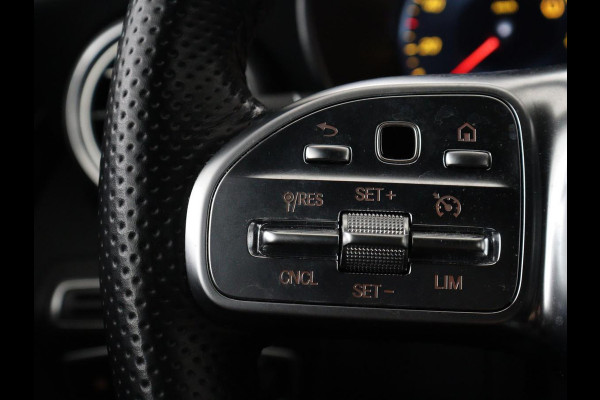 Mercedes-Benz C-Klasse 300e Business Solution AMG Limited | SOH 82,2% | 360 Camera | Stoelverwarming | Leder/Alcantara | Carplay | Matrix LED | Navigatie | Cruise control | Park Assist | Sfeerverlichting | PHEV | Plug In
