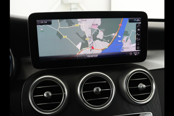 Mercedes-Benz C-Klasse 300e Business Solution AMG Limited | SOH 82,2% | 360 Camera | Stoelverwarming | Leder/Alcantara | Carplay | Matrix LED | Navigatie | Cruise control | Park Assist | Sfeerverlichting | PHEV | Plug In