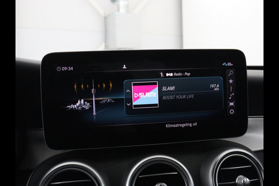 Mercedes-Benz C-Klasse 300e Business Solution AMG Limited | SOH 82,2% | 360 Camera | Stoelverwarming | Leder/Alcantara | Carplay | Matrix LED | Navigatie | Cruise control | Park Assist | Sfeerverlichting | PHEV | Plug In
