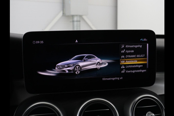 Mercedes-Benz C-Klasse 300e Business Solution AMG Limited | SOH 82,2% | 360 Camera | Stoelverwarming | Leder/Alcantara | Carplay | Matrix LED | Navigatie | Cruise control | Park Assist | Sfeerverlichting | PHEV | Plug In