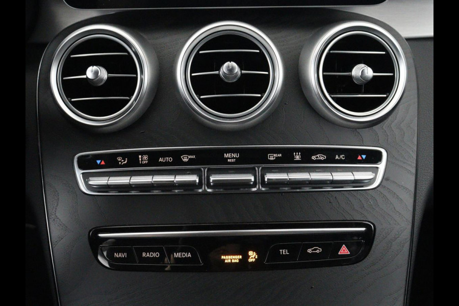 Mercedes-Benz C-Klasse 300e Business Solution AMG Limited | SOH 82,2% | 360 Camera | Stoelverwarming | Leder/Alcantara | Carplay | Matrix LED | Navigatie | Cruise control | Park Assist | Sfeerverlichting | PHEV | Plug In