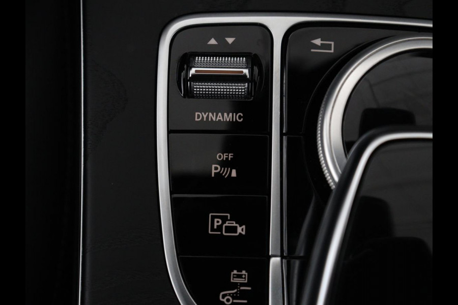 Mercedes-Benz C-Klasse 300e Business Solution AMG Limited | SOH 82,2% | 360 Camera | Stoelverwarming | Leder/Alcantara | Carplay | Matrix LED | Navigatie | Cruise control | Park Assist | Sfeerverlichting | PHEV | Plug In