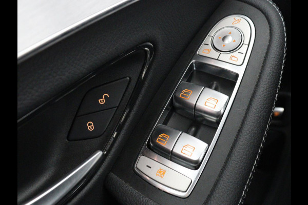 Mercedes-Benz C-Klasse 300e Business Solution AMG Limited | SOH 82,2% | 360 Camera | Stoelverwarming | Leder/Alcantara | Carplay | Matrix LED | Navigatie | Cruise control | Park Assist | Sfeerverlichting | PHEV | Plug In