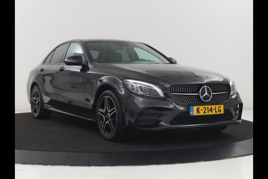Mercedes-Benz C-Klasse 300e Business Solution AMG Limited | SOH 82,2% | 360 Camera | Stoelverwarming | Leder/Alcantara | Carplay | Matrix LED | Navigatie | Cruise control | Park Assist | Sfeerverlichting | PHEV | Plug In